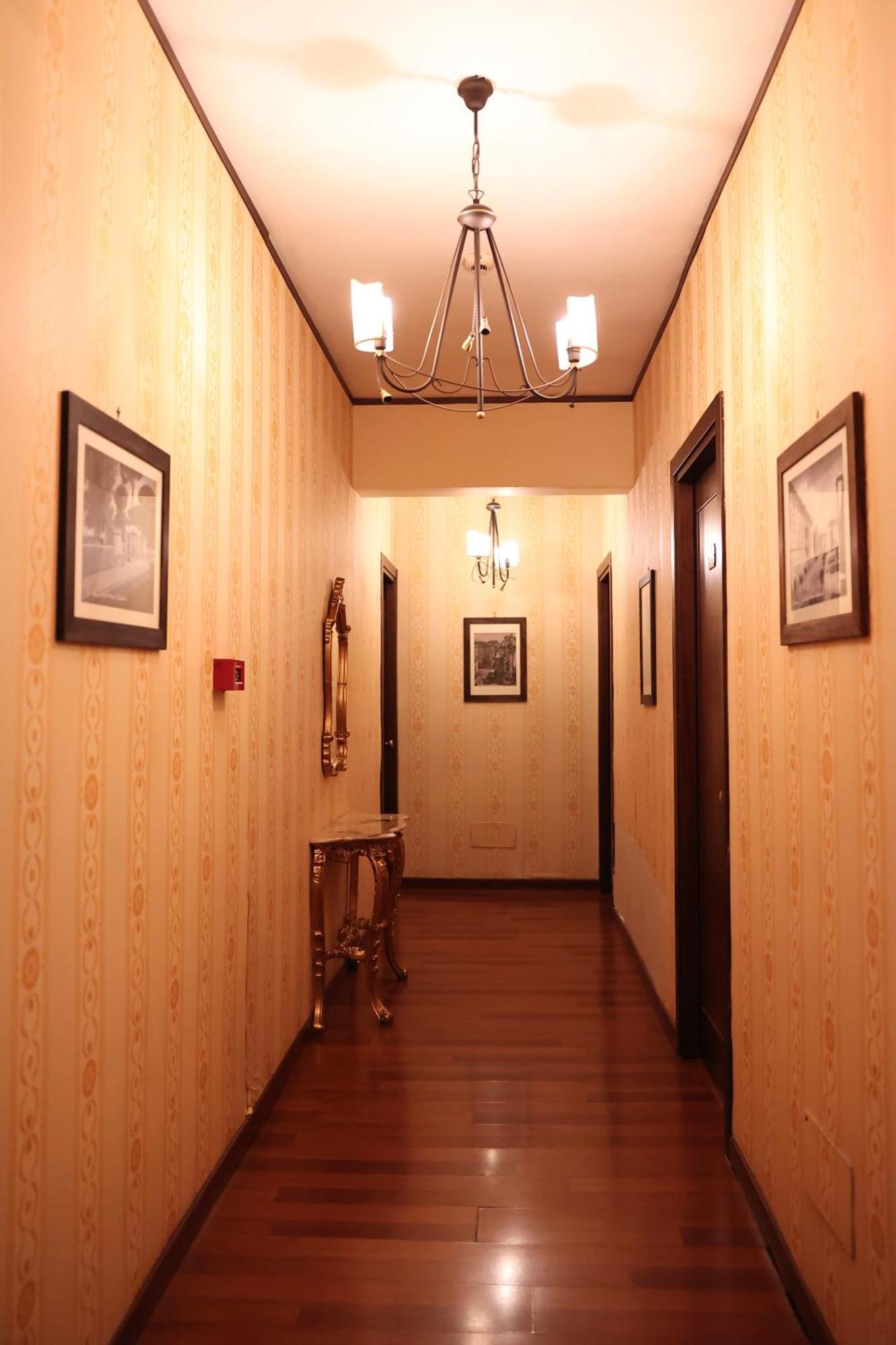 Hotel Max Аверса Екстериор снимка