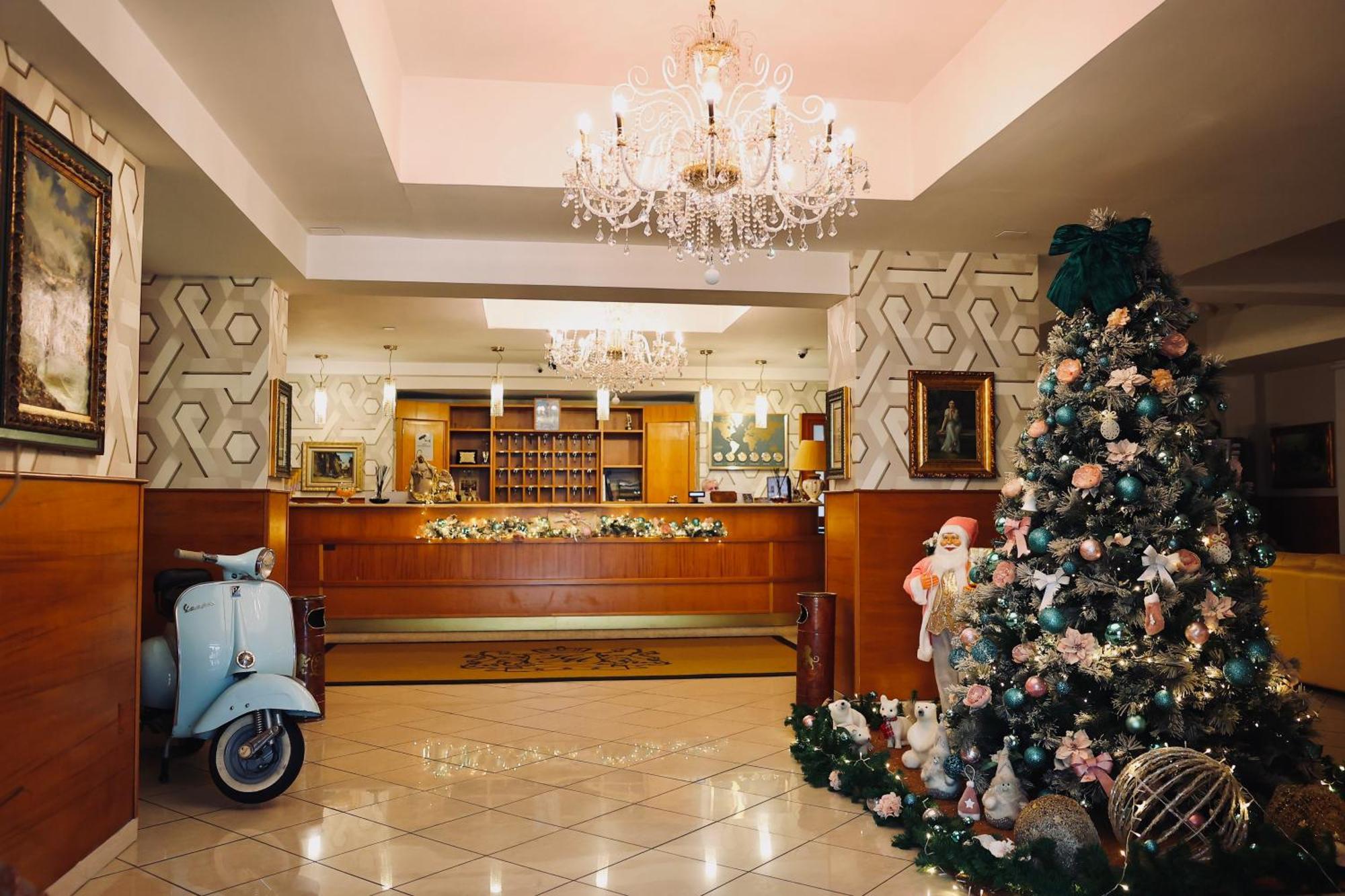Hotel Max Аверса Екстериор снимка